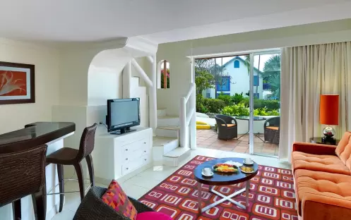 One Bedroom Suite Pool Garden View Living Room_45